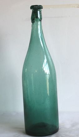 ネジ込み蓋のガラス製一升瓶　A361-2