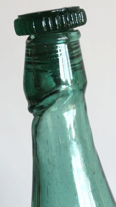 ネジ込み蓋のガラス製一升瓶　A361-4