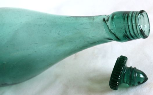 ネジ込み蓋のガラス製一升瓶 A361-6 ネジ込み蓋のガラス製一升瓶 A361-6