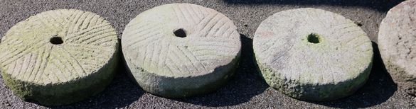 石臼 庭石などに　A354a/b/c-2