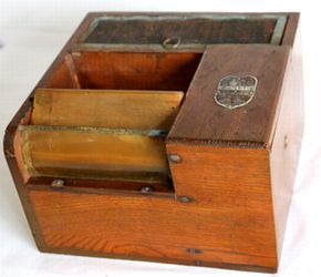 ぜんまい式ハエ取り器「ハイトリック-5