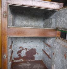 木製冷蔵庫① 木製冷蔵庫①